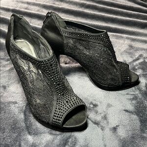 Very Cherry black Satin Connie heels 8